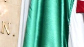 El presidente de la mesa directiva, Jesús Sesma tuvo que intervenir y suspender la sesión.