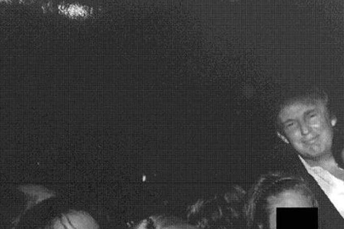 Donald Trump durante una reunión organizada por Jeffrey Epstein