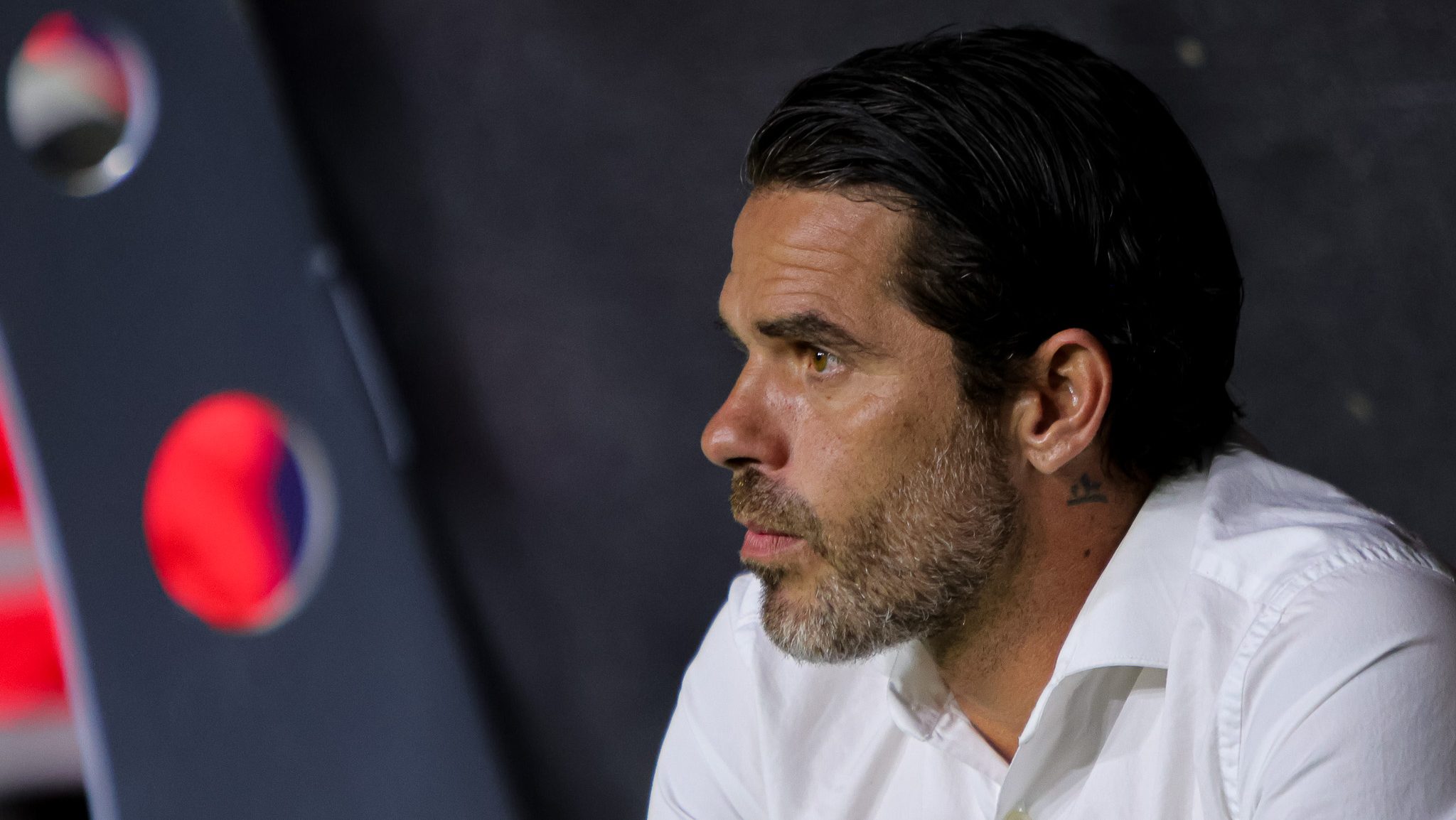 Fernando Gago, exentrenador de Chivas, operado de emergencia en Chile