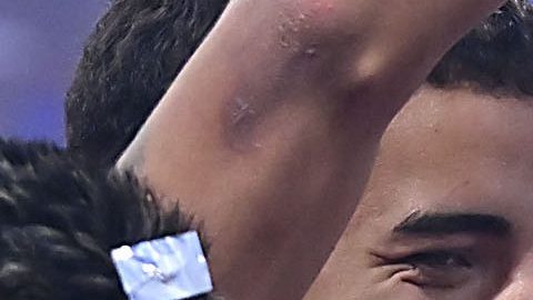 Marcel Ruiz con el trofeo de campeón del torneo Apertura 2025.