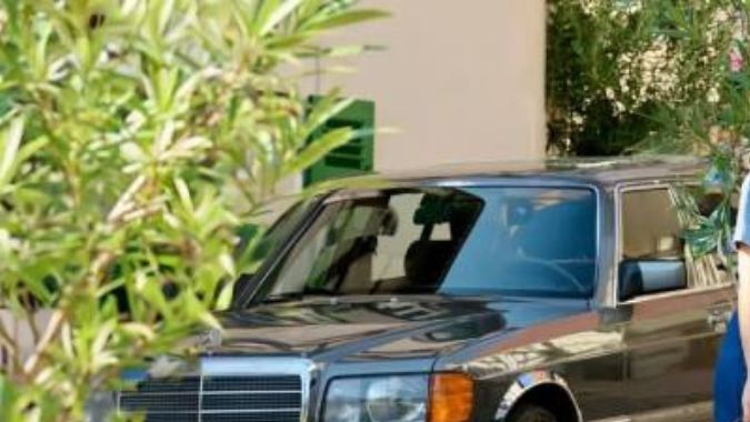 Mercedes lanza cochecitos de lujo para bebés