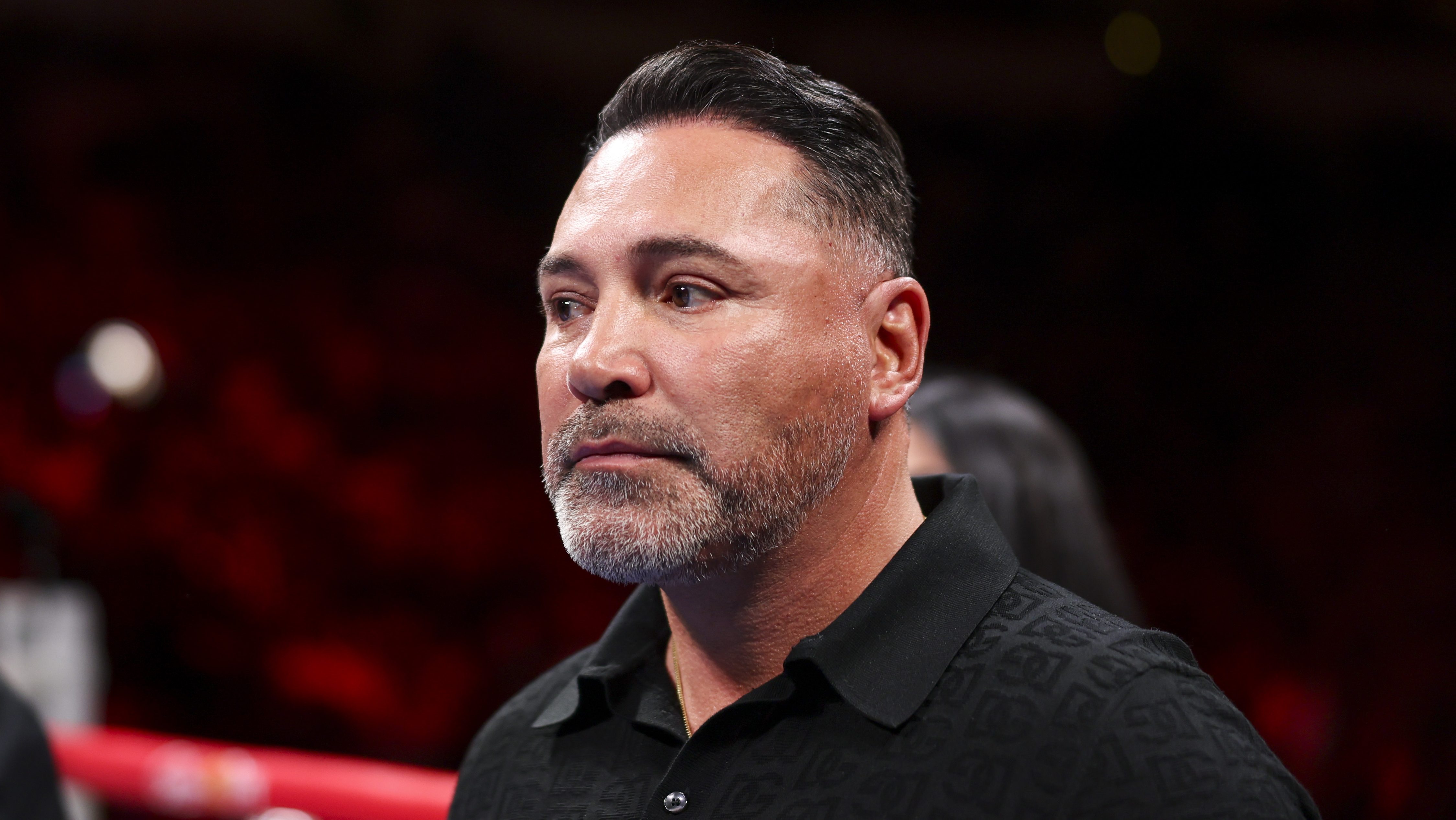 Óscar de la Hoya arremete contra Crawford por no pagar sanción al CMB