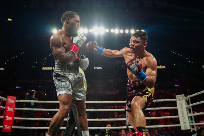 Pitbull Cruz vs. Lamont Roach