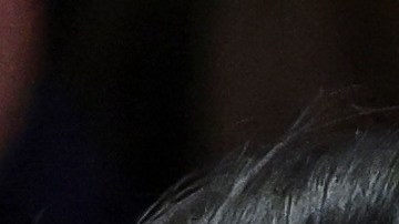 Selena Gomez besa a su esposo Benny Blanco en un partido de Los Angeles Lakers