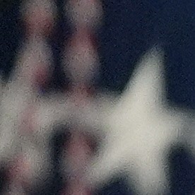 Sin mencionar nacionalidades, Noem criticó a ciertos inmigrantes considerándolos amenazas a la seguridad pública.