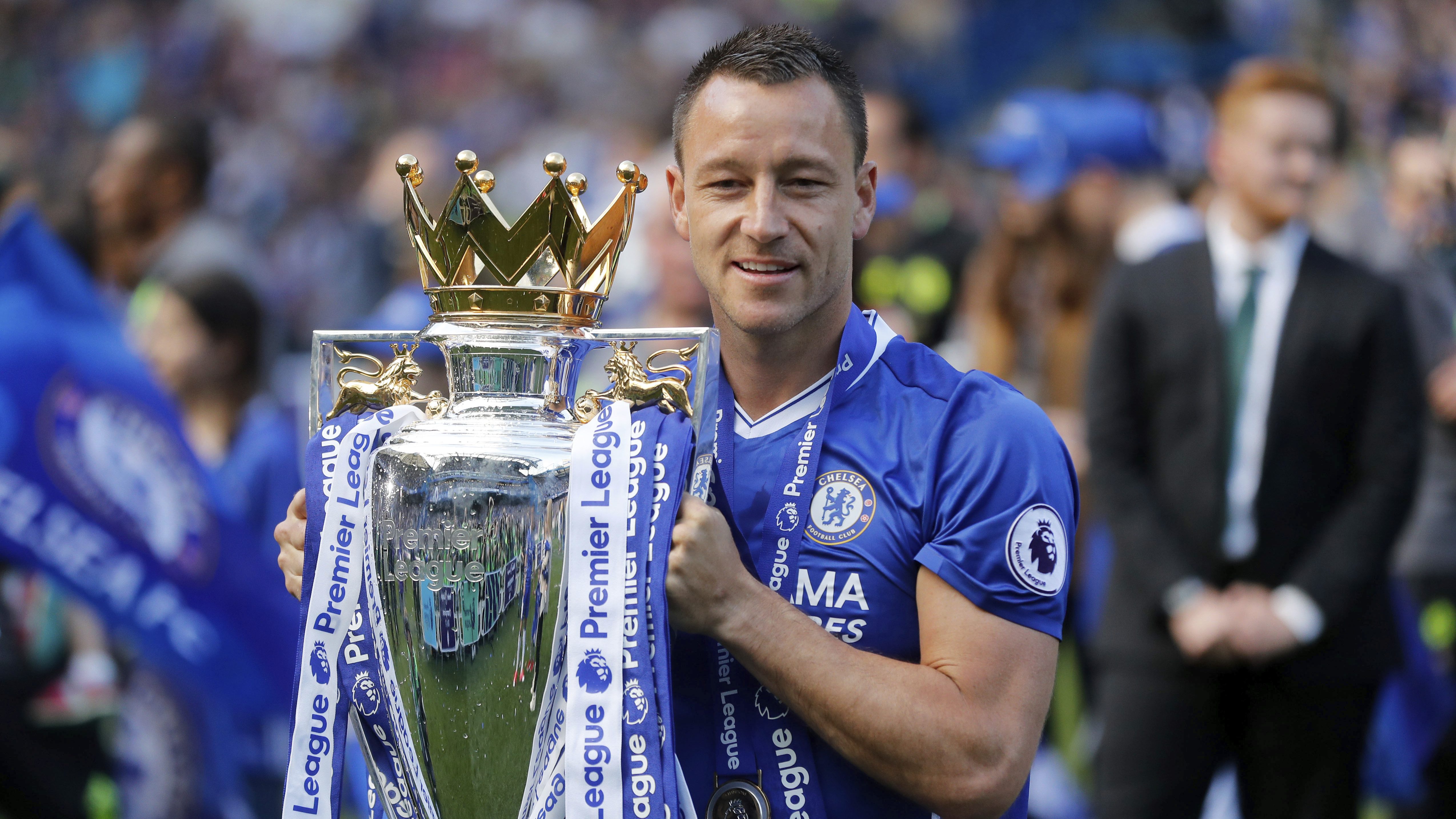 John Terry vendió camisetas de Cristiano Ronaldo y Lionel Messi en casi $300,000