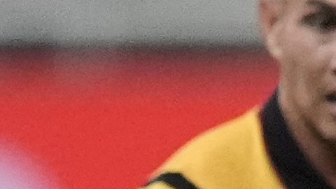 Santiago Giménez se recuperaría de su lesión a mediados de abril.