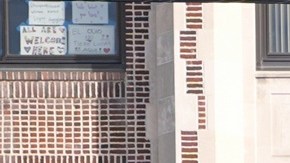 Estudiantes salen de la secundaria Roosevelt durante una protesta contra ICE, el lunes 12 de enero de 2026, en Minneapolis.