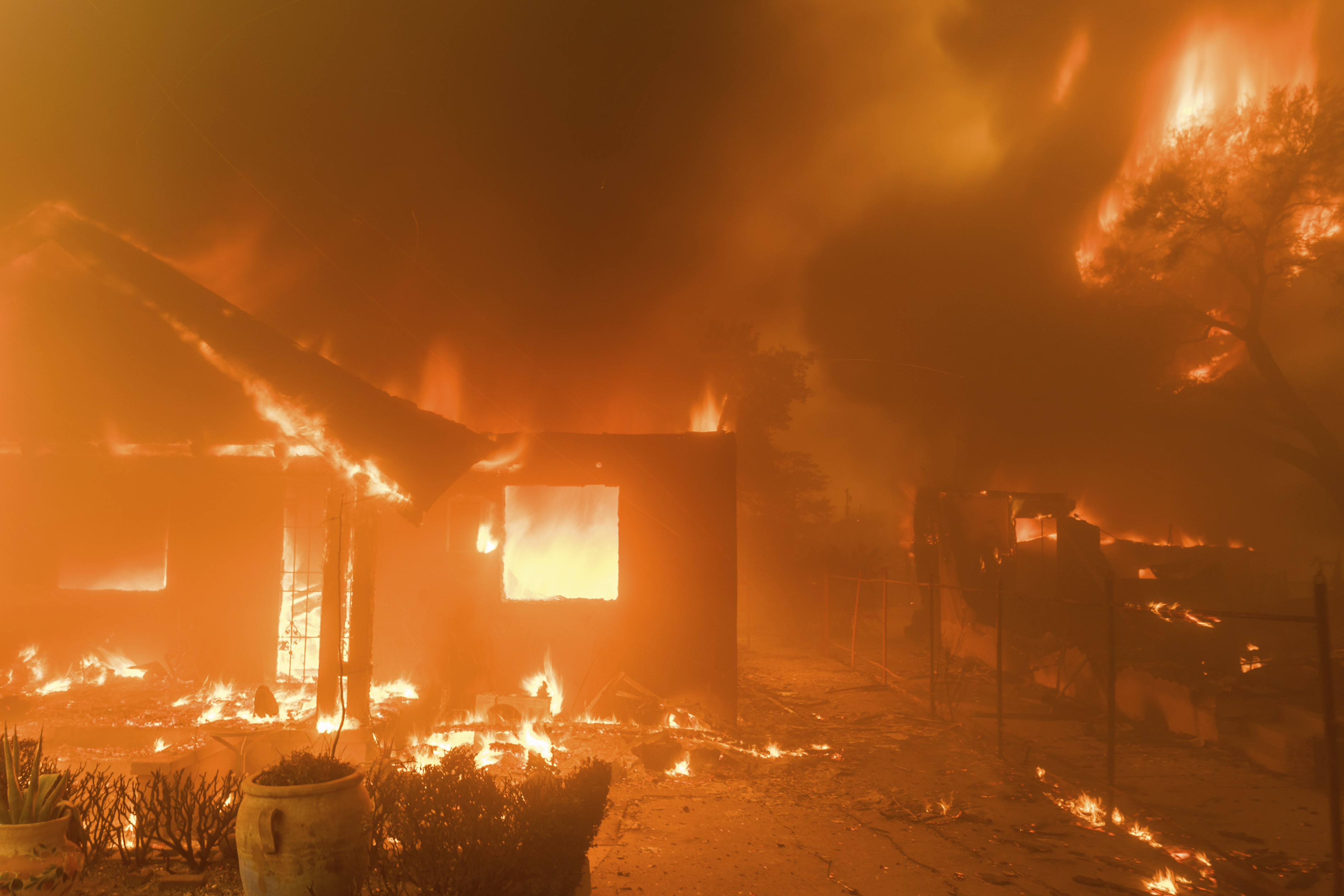 Condado de Los Ángeles y empresas demandados por SCE por el incendio ...