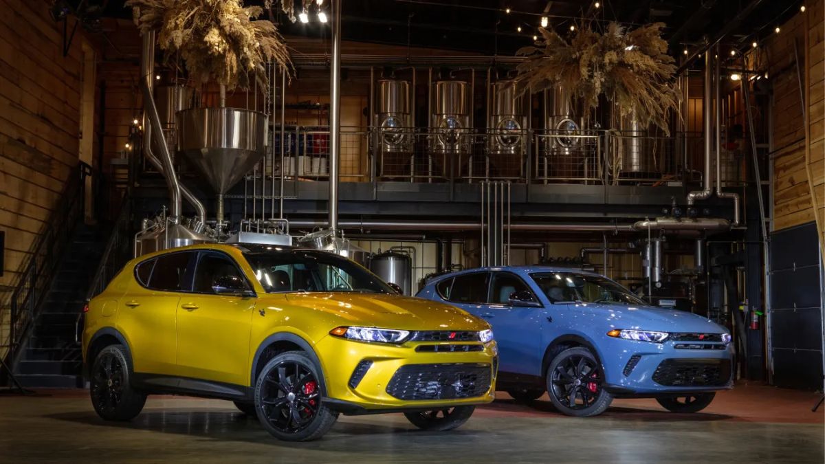 Trump amenaza a Canadá con un arancel del 50% a sus autos
