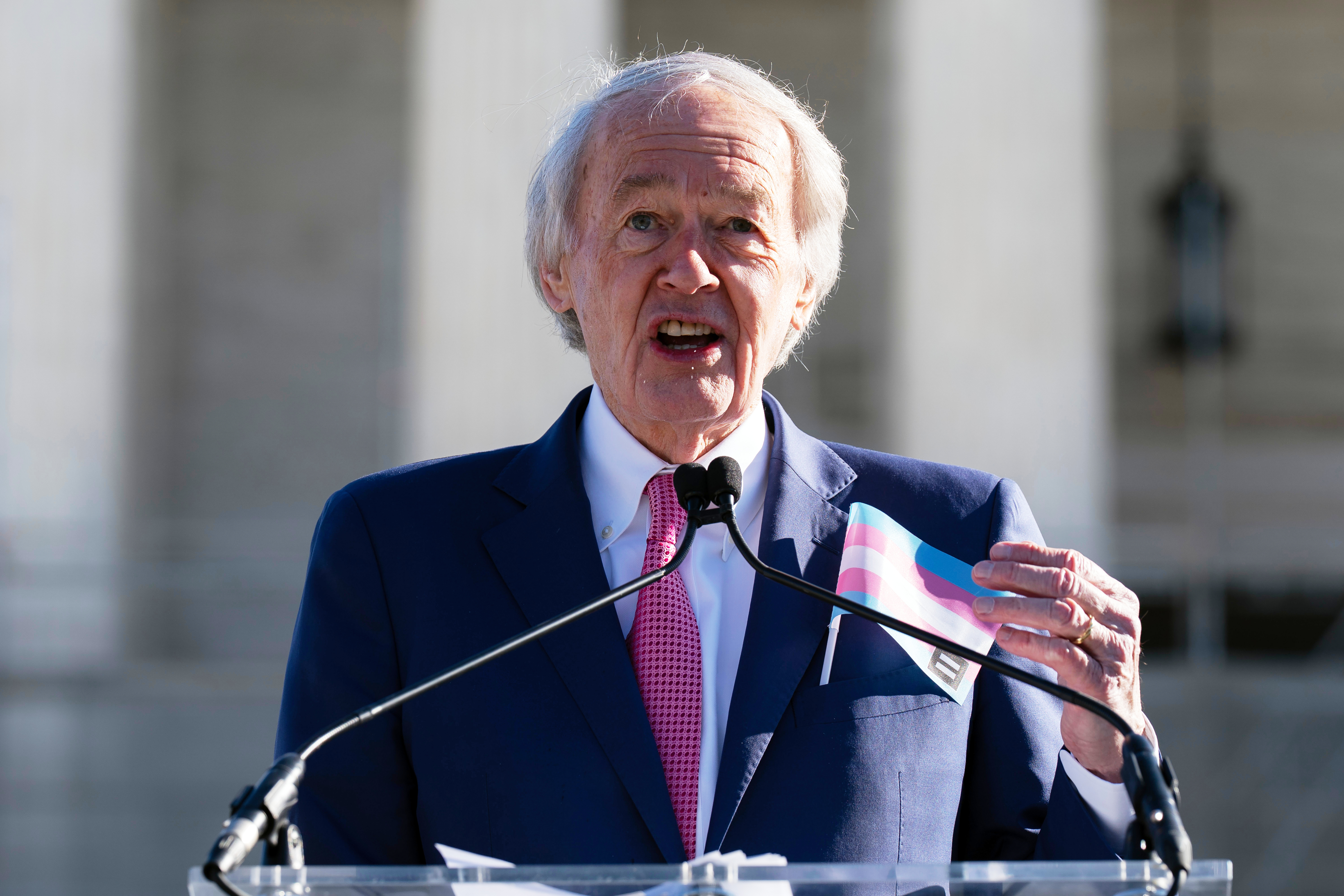 Ed Markey , senador demócrata , pide la destitución de Trump bajo la Enmienda 25