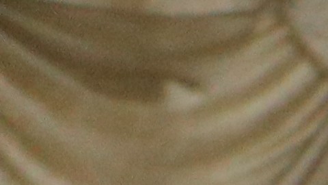 Gaudencio Tolentino, quien sufrió un derrame cerebral hace algún tiempo, aparte de trabajar en la limpieza de edificios debe cuidar a su esposa María, de 86 años, quien recibe tres tratamientos de diálisis por semana.