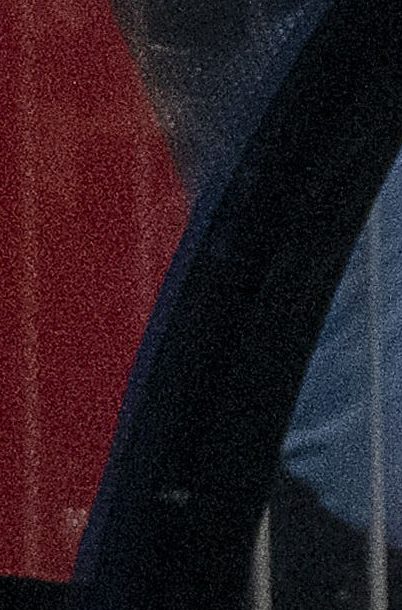 Javier Aguirre celebra con Raúl Jiménez un gol.