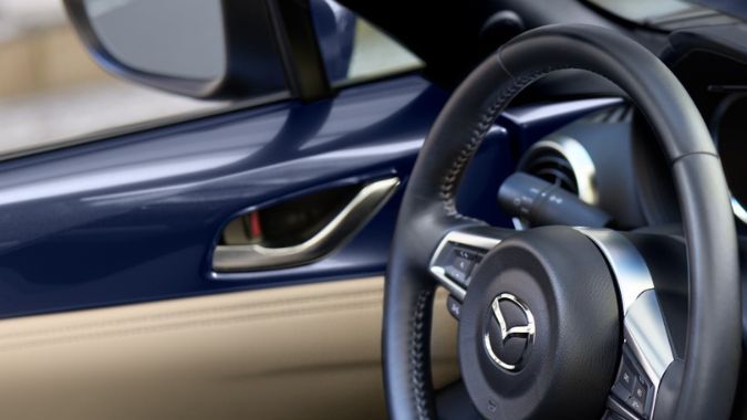 Interior del Mazda MX-5 Miata 2026