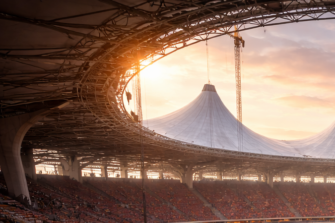 Vista interior del estadio más grande del mundo en construcción, con obras avanzadas y campo de juego rumbo al Mundial 2030
