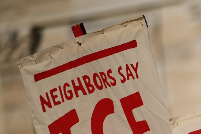 Grupos latinos piden al Congreso prohibir uso de militares en redadas migratorias en EE.UU.