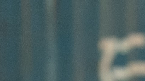 Kali Reis como "Ana" y Chris Pratt como "Chris Raven" en la cinta "Mercy".