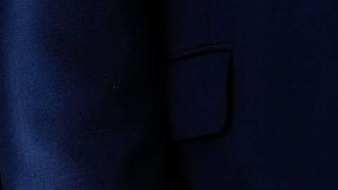 Así lucía la mano derecha de Donald Trump en febrero del año pasado.