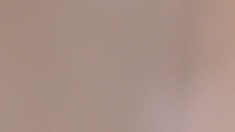 Nikki Glaser se roba la noche con su monólogo ácido en los Golden Globes