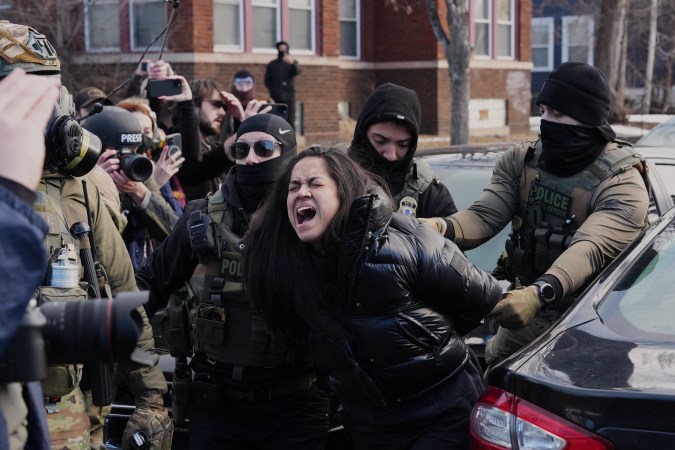 Tras asesinato en Minnesota, 46% de estadounidenses apoya abolir ICE, revela encuesta