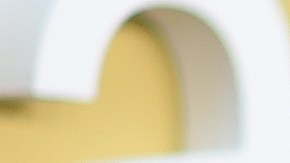 Selena Gomez lanza nuevo maquillaje de Rare Beauty con el audio viral "Hola, comadres"