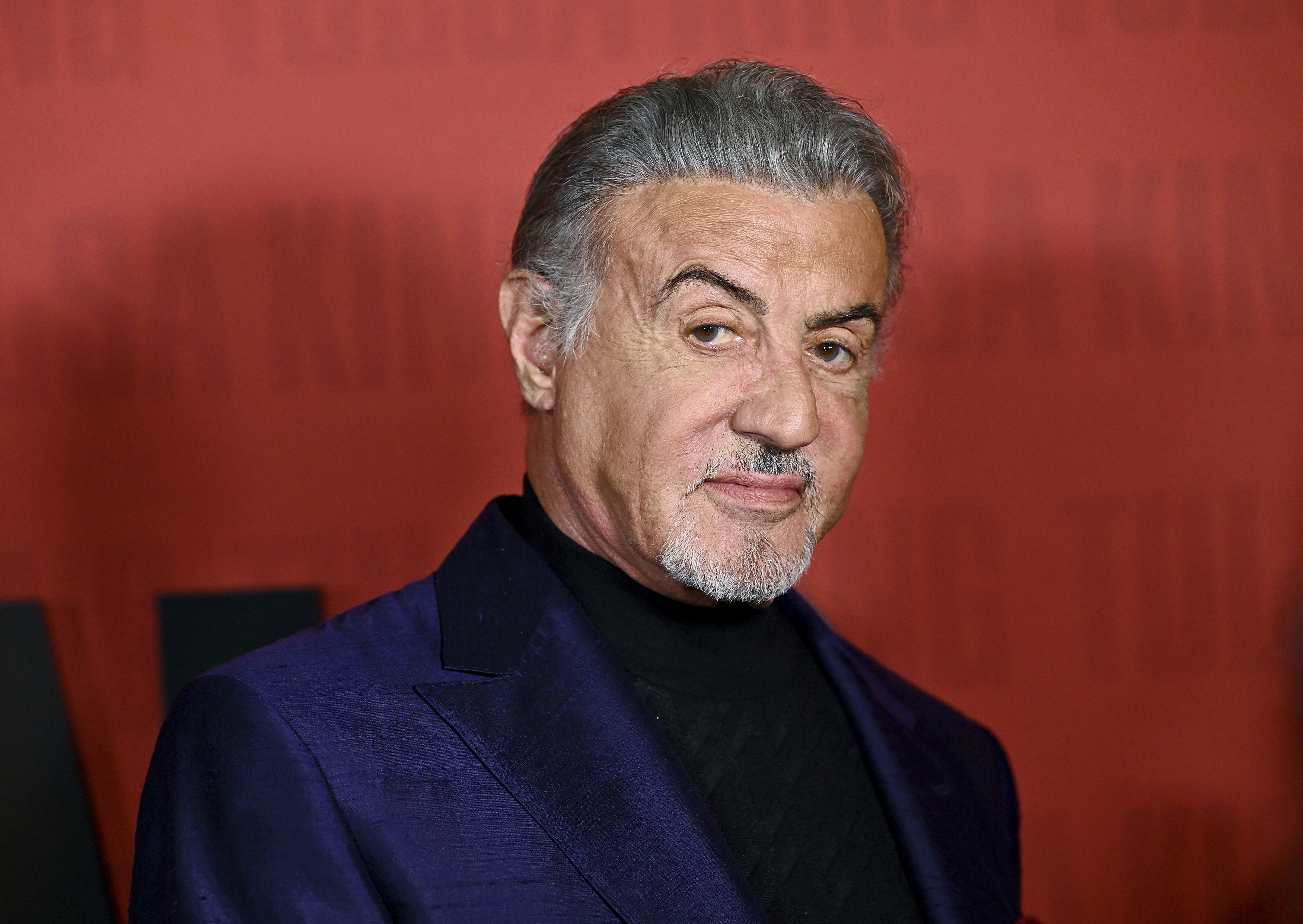 Sylvester Stallone impacta con su físico a los 79 años:
