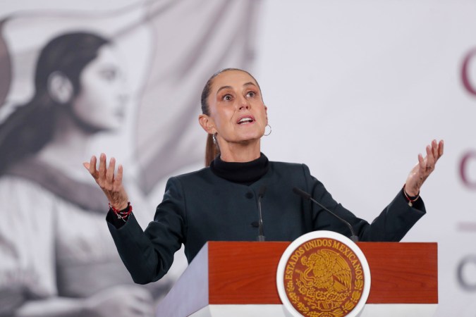 Sheinbaum subraya que la entrega de 37 presos a EEUU fue una "decisión soberana"