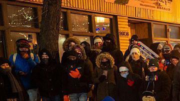 Qué se sabe del mortal tiroteo contra un manifestante en Mineápolis a manos de la policía migratoria de EE.UU.