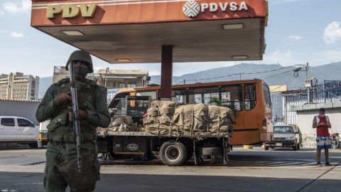 En medio del "estado de conmoción", el gobierno de Venezuela autoriza la detención inmediata de toda persona que apoye el ataque de EE.UU.