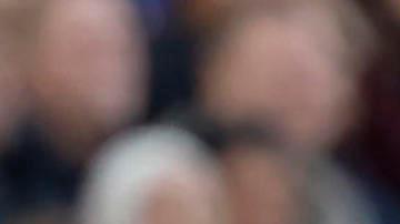 BARCELONA, 25/01/2026.- El entrenador del Real Oviedo, Guillermo Almada, durante el partido de LaLiga disputado entre el FC Barcelona y el Real Oviedo este domingo en el Camp Nou en Barcelona. EFE/Andreu Dalmau