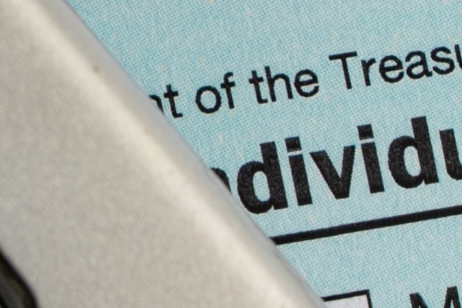 latinos que declaran impuestos