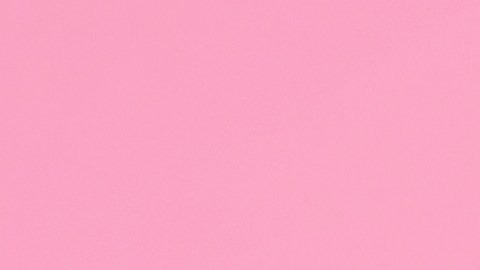 Está bien que vayas por los típicos chocolates y flores en San Valentín, pero escucha a tu pareja, porque quizás previamente te haya soltado pistas sobre el regalo que deseaba.