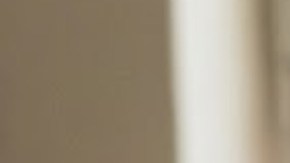 La mezcla de arroz con café debe estar en un frasco sin tapa, ya que necesita contacto con el aire para que el truco funcione.