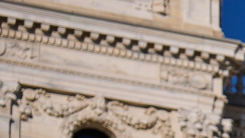 ACLU acusa que comunidades somalíes y latinas han sido atacadas de manera desproporcionada.