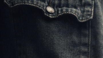 Persona con un arma de fuego en Estados Unidos, imagen ilustrativa sobre consecuencias legales para inmigrantes indocumentados