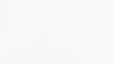 Al momento de comprar un boleto de lotería, la astrología invita a considerar varios elementos: día, hora, intención y amuletos.