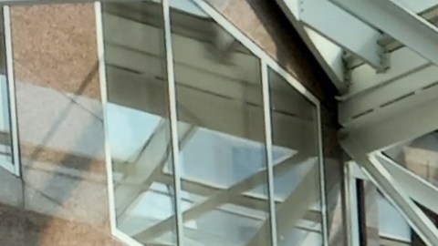 El cuerpo sin vida de un hombre fue encontrado en un almacén del Fashion Centre en Pentagon City, en el condado de Arlington, a unos 800 metros del Pentágono.