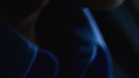 El arresto se produjo después de que un padre descubriera mensajes explícitos en el teléfono celular de su hija y alertara a las autoridades.