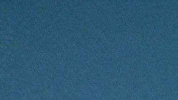 Kunno en la alfombra verde de El Mercado De Las Flores, evento organizado por la revista Marie Claire/México, 12 de diciembre 2025.