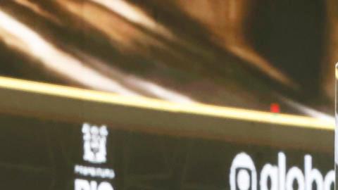 AME1322. RIO DE JANEIRO (BRASIL), 02/02/2026.- Fotografía que muestra el trofeo de la Copa Mundial de Leyendas (WLC) este lunes, durante la presentación en la casa de espectáculos Roxy, en Río de Janeiro (Brasil). EFE/ Antonio Lacerda