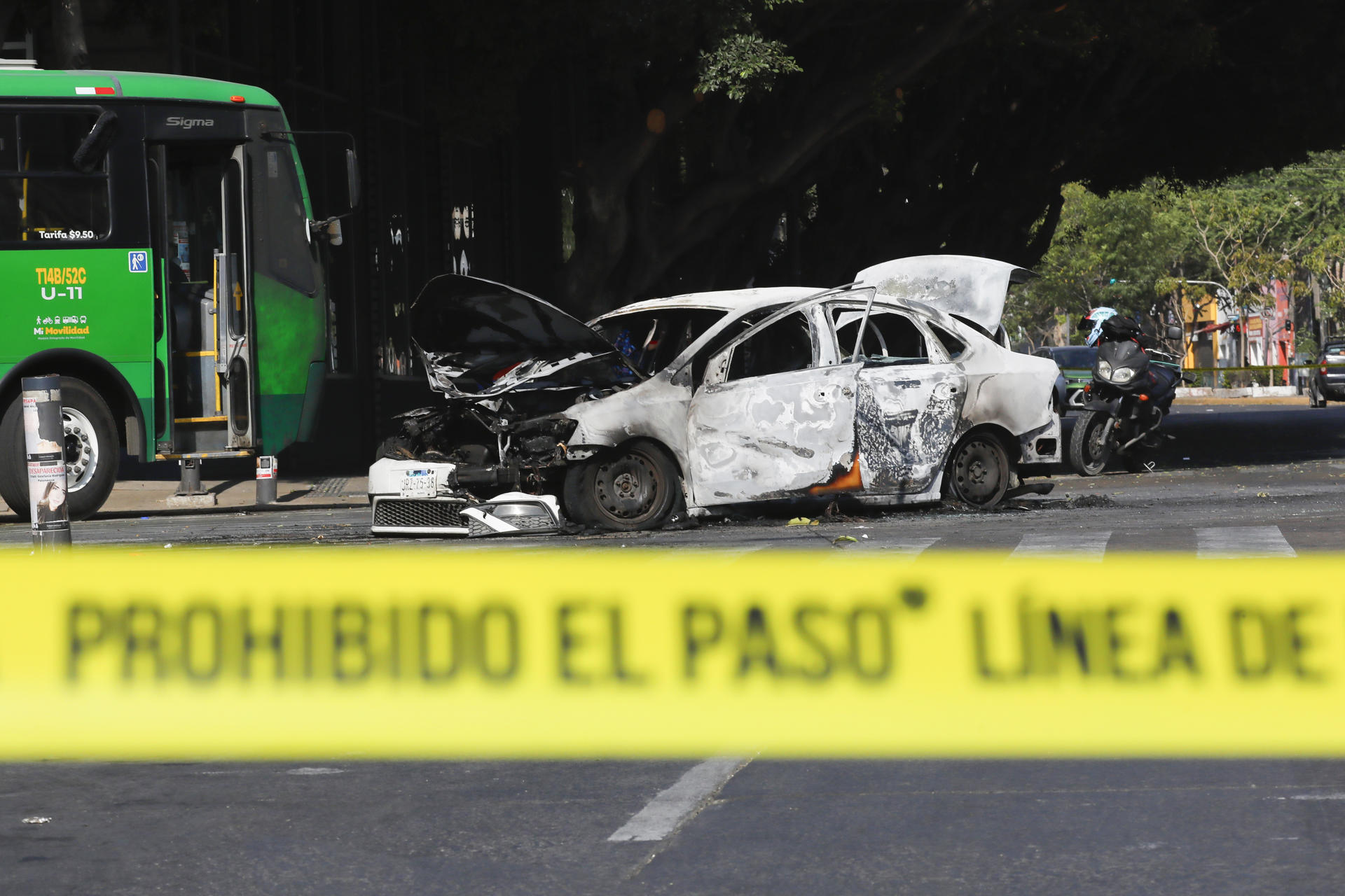 Decenas de personas murieron tras la ola de violencia desatada en varios estados de México tras la muerte de "El Mencho".