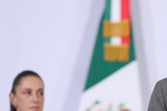 México pide mantener "la calma" ante brote de sarampión y refuerza vacunación infantil