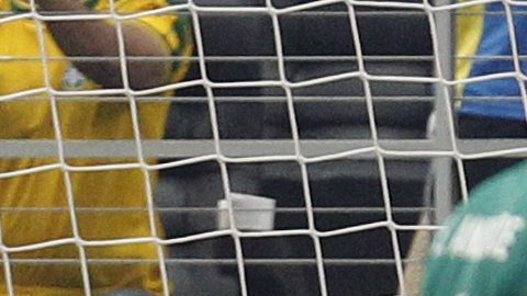 Corona lideró a México desde la portería.