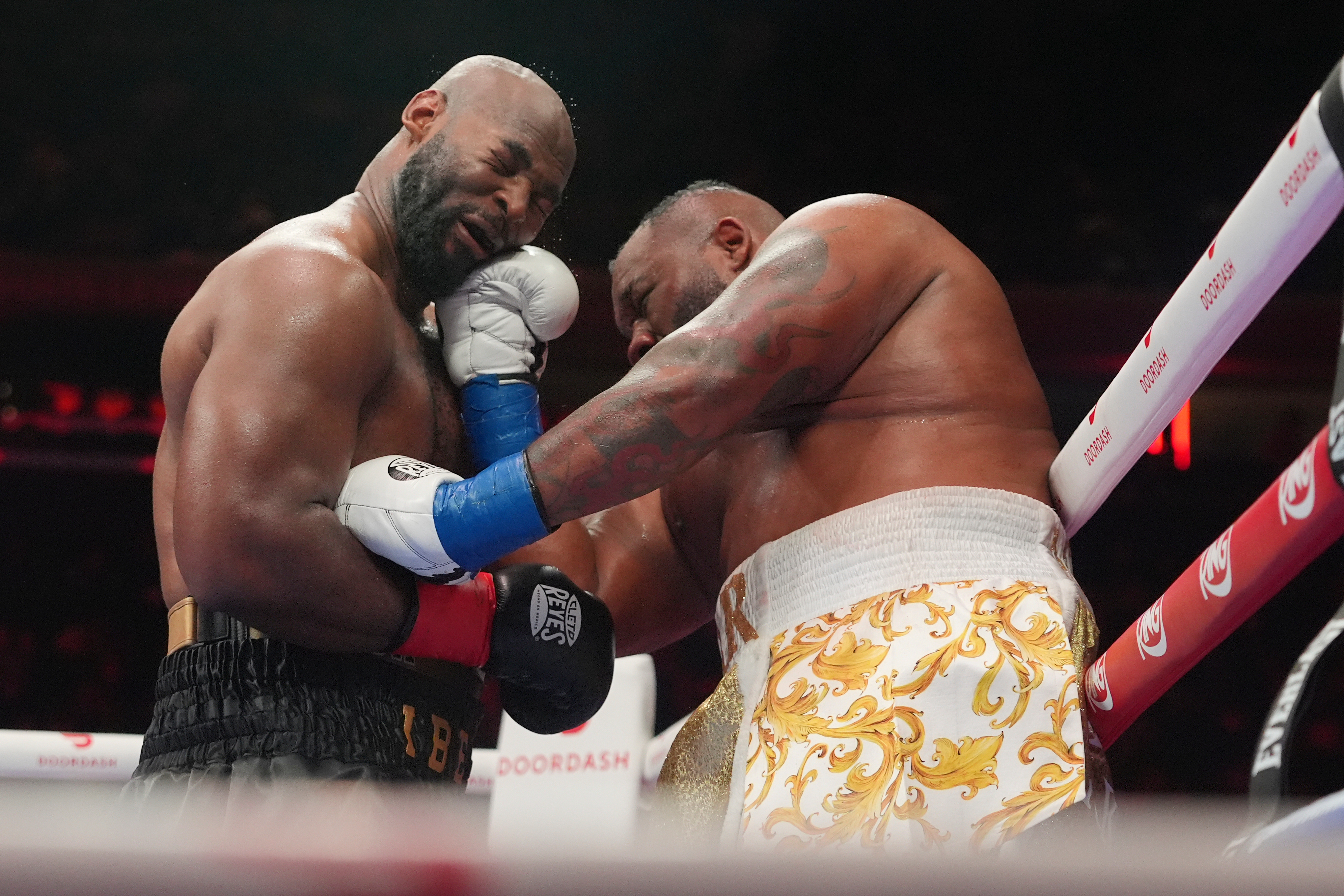 El peso completo Jarrell Miller protagonizó un cómico momento en el ...