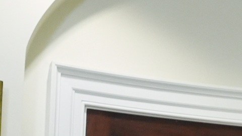 El presidente Trump habla durante un evento con el director de la EPA, Lee Zeldin, en el que anuncia que dejará de regular los gases de efecto invernadero.