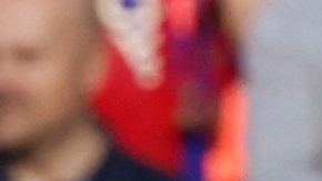 Marc Bernal abrió la cuenta en el 3-0 del Barcelona.