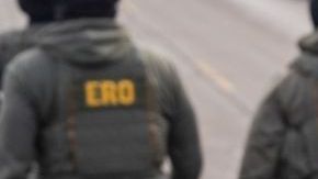 Los demócratas del Senado quieren acabar con los agentes enmascarados como parte de las reformas.