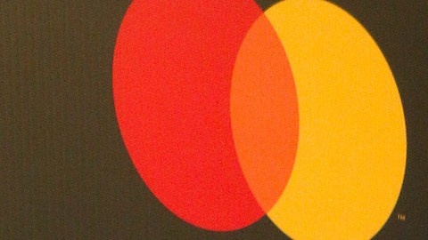 Rumoran romance entre Cazzu y uno de sus bailarines tras ser vistos juntos