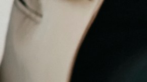 Sentarte con las piernas cruzadas puede ser perjudicial para tu salud: te lo explicamos