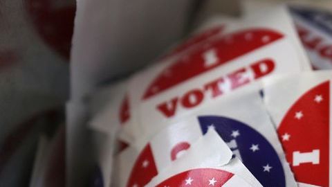 Demócratas buscan el voto anticipado de la comunidad joven latina a través de 'Ruido'